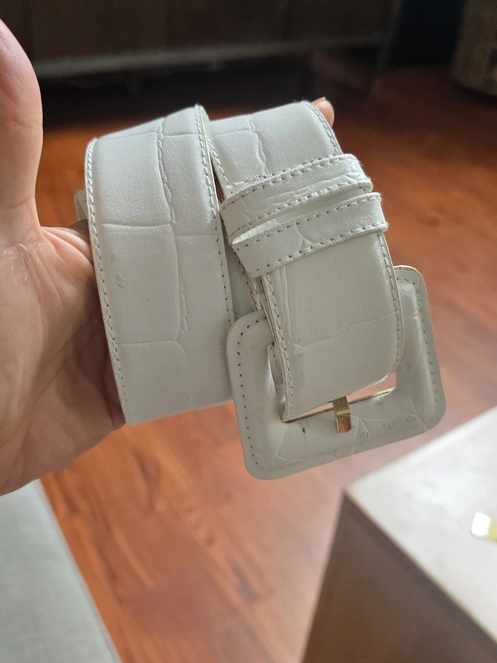Vintage Karen Scott White Croc-Embossed Leather Belt (Size S)